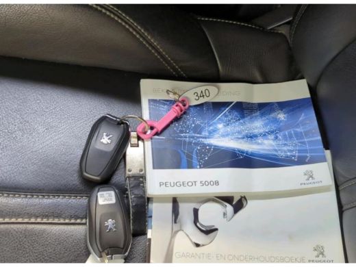 Peugeot 5008 1.5 HDI Automaat 7Pers. GT-Line / Panoramadak / Trekhaak / Pdc+Camera / Leder / Airco-ecc./ Xenon / ActivLease financial lease