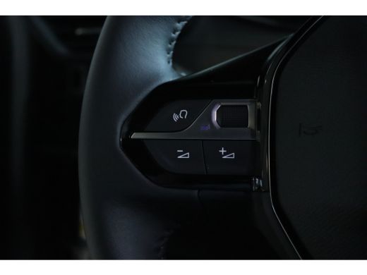 Peugeot e-2008 EV Allure Avantage 54 kWh ActivLease financial lease