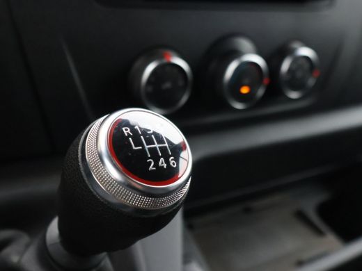 Renault Master T35 2.3 dCi 150 L2H2 150 PK ENERGY COMFORT + DAB | CARPLAY | CAMERA | TREKHAAK 2500 KG ActivLease financial lease