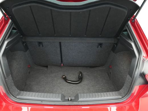 Seat Ibiza 1.0 TSI 95pk FR Business Intense Trekhaak Navigatie Camera Led Carplay 120 ActivLease financial lease