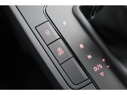 Seat Ibiza 115PK Style Business Connect | Achteruitrijcamera | Draadloze telefoonlader 15W | Front Assist ActivLease financial lease