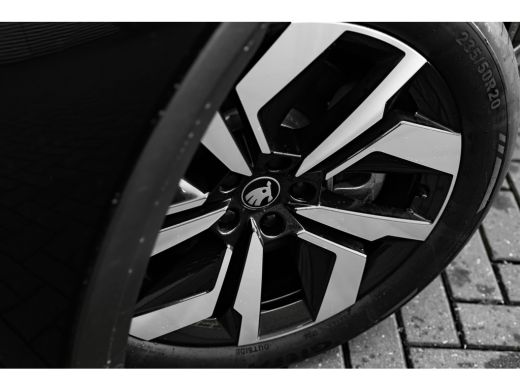 Skoda Elroq Sportline Inclusief &euro;3000,- inruilvoordeel | Cruise control met speedlimiter | Driving mode selec... ActivLease financial lease