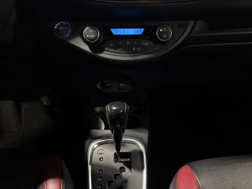 Toyota Yaris 1.5 Hybrid BI-Tone Edition | Leer | Camera | Navigatie | Cruise C | L.M.Velgen | ActivLease financial lease