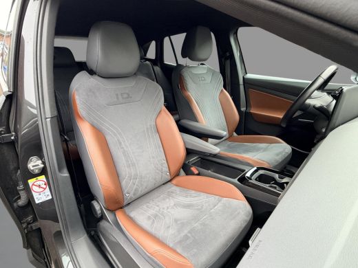 Volkswagen ID.4 First 77 kWh SoH 92,3% / Performance / Warmtepomp / Trekhaak / Vol in de opties / Dealeronderhoud... ActivLease financial lease