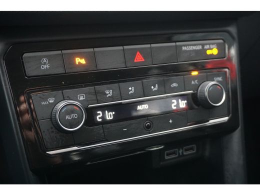 Volkswagen T-Cross 1.0 TSI Life | CLIMATE | TREKHAAK | CARPLAY/ NAVI | ACC | ActivLease financial lease