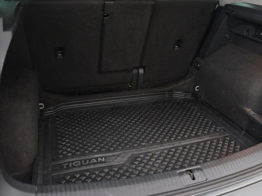 Volkswagen Tiguan 1.4 TSI Comfortline Business | Trekhaak | Camera | Full LED | Adaptive cruise | Park Assist | Car... ActivLease financial lease