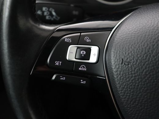 Volkswagen Tiguan 1.4 TSI Comfortline Business | Trekhaak | Camera | Full LED | Adaptive cruise | Park Assist | Car... ActivLease financial lease