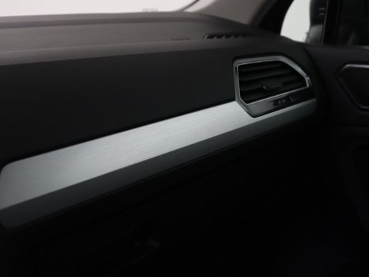 Volkswagen Tiguan 1.4 TSI Comfortline Business | Trekhaak | Camera | Full LED | Adaptive cruise | Park Assist | Car... ActivLease financial lease