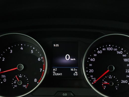 Volkswagen Tiguan 1.4 TSI Comfortline Business | Trekhaak | Camera | Full LED | Adaptive cruise | Park Assist | Car... ActivLease financial lease