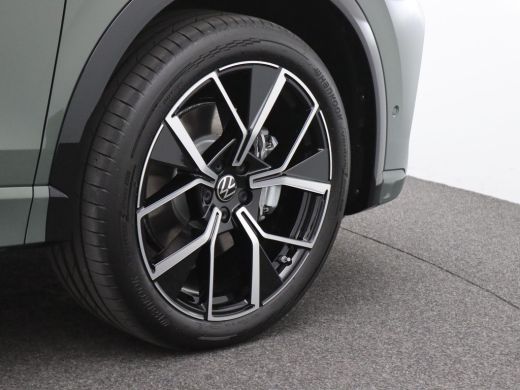 Volkswagen Tiguan 1.5 eHybrid R-Line Business 204PK DSG Pano-Schuifdak, Black Style, Trekhaak, 20" LM Velgen, Keyle... ActivLease financial lease