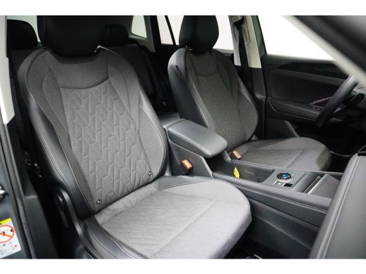 Volkswagen Tiguan 1.5 eTSI Life Edition | Achteruitrijcamera | Dodehoek detectie | Trekhaak elektrisch uitklapbaar ActivLease financial lease