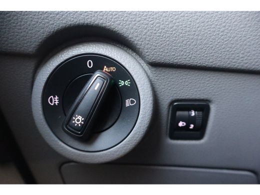 Volkswagen Transporter 150PK 2.0 TDI L2H1 30 | Bestuurdersstoel verwarmd | Interieur voorverwarmingsinstallatie | Trekhaak ActivLease financial lease