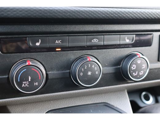 Volkswagen Transporter 150PK 2.0 TDI L2H1 30 | Bestuurdersstoel verwarmd | Interieur voorverwarmingsinstallatie | Trekhaak ActivLease financial lease
