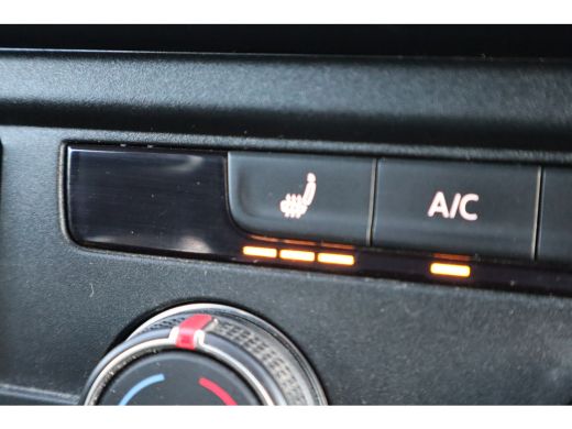 Volkswagen Transporter 150PK 2.0 TDI L2H1 30 | Bestuurdersstoel verwarmd | Interieur voorverwarmingsinstallatie | Trekhaak ActivLease financial lease