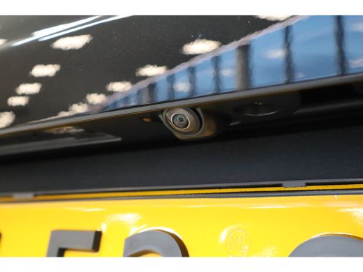 Volvo  EX40 252PK Extended Range Plus Black Edition 82 kWh | Panoramadak | Getint Glas | Stoel & Stuur Verw. ... ActivLease financial lease