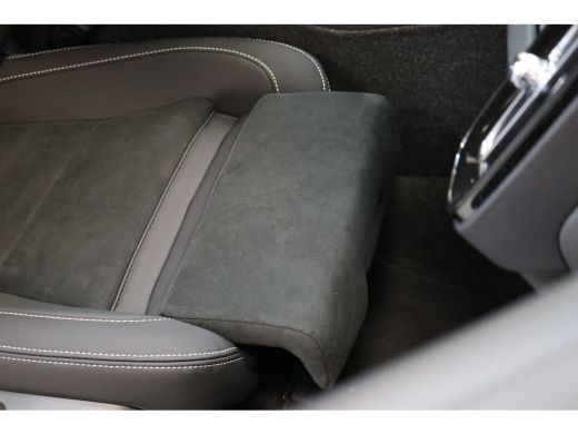 Volvo  EX40 252PK Extended Range Plus Black Edition 82 kWh | Panoramadak | Getint Glas | Stoel & Stuur Verw. ... ActivLease financial lease