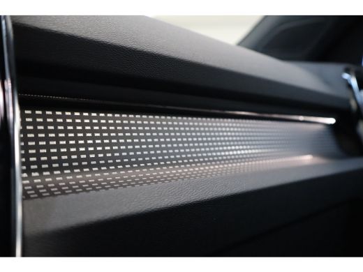 Volvo  EX40 252PK Extended Range Plus Black Edition 82 kWh | Panoramadak | Getint Glas | Stoel & Stuur Verw. ... ActivLease financial lease