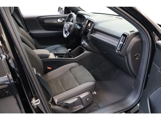 Volvo  EX40 252PK Extended Range Plus Black Edition 82 kWh | Panoramadak | Getint Glas | Stoel & Stuur Verw. ... ActivLease financial lease
