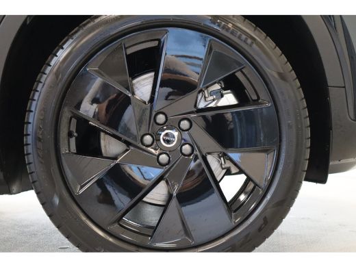 Volvo  EX40 252PK Extended Range Plus Black Edition 82 kWh | Panoramadak | Getint Glas | Stoel & Stuur Verw. ... ActivLease financial lease