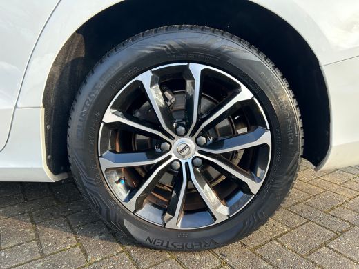 Volvo  V60 2.0 B3 Momentum Advantage | Pilot Assist | Leder | Camera | Apple Carplay | ActivLease financial lease