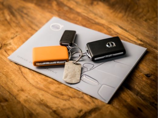 Volvo  V60 2.0 T6 Recharge AWD Inscription Automaat 340Pk (APPLE CARPLAY, GROOT NAVI, DUAL TONE STUUR, STUUR... ActivLease financial lease