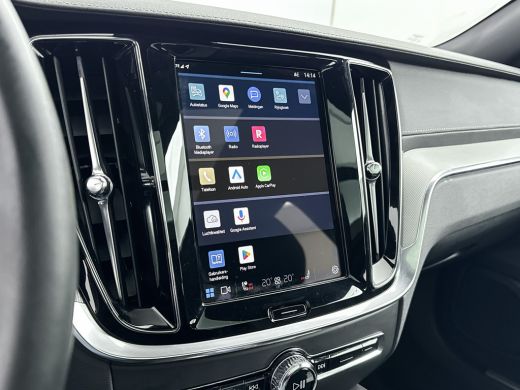 Volvo  V60 T6 Recharge Ultra Dark | 19" | Sportstoelen | Trekhaak | Panoramadak | 360 Camera | Harman Kardon... ActivLease financial lease