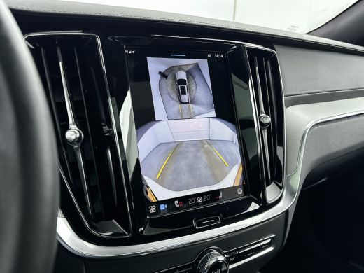 Volvo  V60 T6 Recharge Ultra Dark | 19" | Sportstoelen | Trekhaak | Panoramadak | 360 Camera | Harman Kardon... ActivLease financial lease