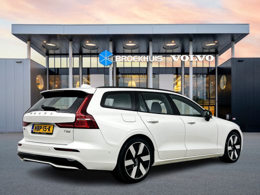 Volvo  V60 T6 Recharge Ultra Dark | 19" | Sportstoelen | Trekhaak | Panoramadak | 360 Camera | Harman Kardon... ActivLease financial lease