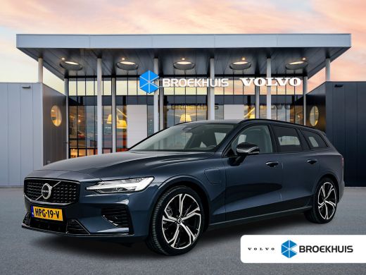 Volvo  V60 T6 Recharge Ultra Dark | 19" | Trekhaak | Getint Glas | Panoramadak | Head-up | 360 Camera | Full...