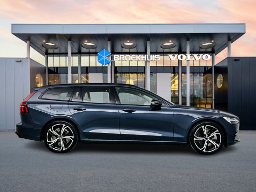 Volvo  V60 T6 Recharge Ultra Dark | 19" | Trekhaak | Getint Glas | Panoramadak | Head-up | 360 Camera | Full... ActivLease financial lease