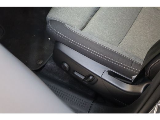 Volvo  XC40 B4 197PK Plus Dark | HK Audio | Memory | Trekhaak | Stoel&Stuur Verw. | Adap Cruise | Blis ActivLease financial lease