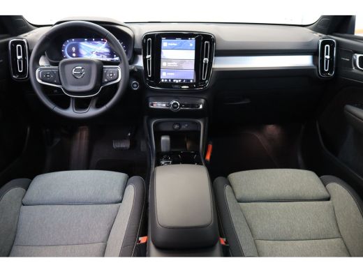 Volvo  XC40 B4 197PK Plus Dark | HK Audio | Memory | Trekhaak | Stoel&Stuur Verw. | Adap Cruise | Blis ActivLease financial lease