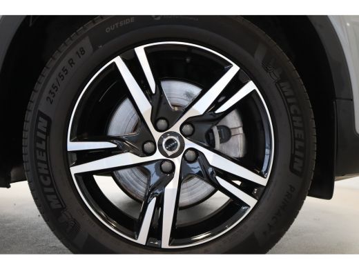 Volvo  XC40 B4 197PK Plus Dark | HK Audio | Memory | Trekhaak | Stoel&Stuur Verw. | Adap Cruise | Blis ActivLease financial lease