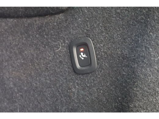 Volvo  XC40 B4 197PK Plus Dark | HK Audio | Memory | Trekhaak | Stoel&Stuur Verw. | Adap Cruise | Blis ActivLease financial lease