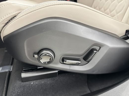 Volvo  XC60 T8 Recharge Ultra Dark | 21" | Luchtvering | Getint glas | Panoramadak | Harman Kardon | Full LED... ActivLease financial lease