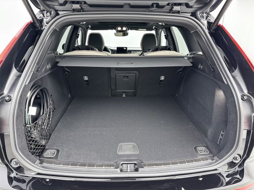 Volvo  XC60 T8 Recharge Ultra Dark | 21" | Luchtvering | Getint glas | Panoramadak | Harman Kardon | Full LED... ActivLease financial lease