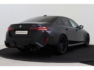 BMW M5 M5 Automaat / Panoramadak / Trekhaak / M Carbon-keramische remmen / Bowers & Wilkins / Stoelventi...
