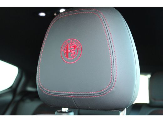 Alfa Romeo Tonale 1.5T Hybrid Edizione Speciale | Matrix LED | Adaptieve cruise control | Alcantara | Camera | Stoe... ActivLease financial lease