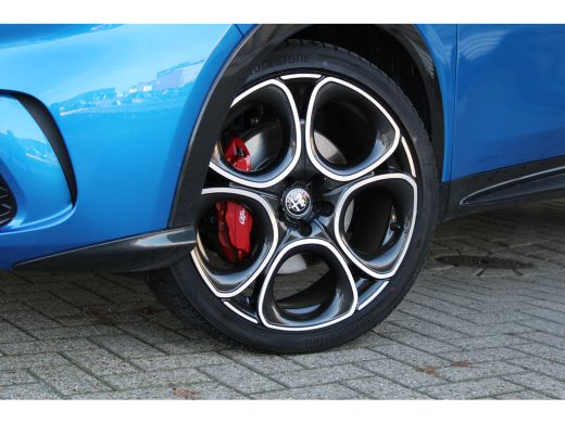 Alfa Romeo Tonale 1.5T Hybrid Edizione Speciale | Matrix LED | Adaptieve cruise control | Alcantara | Camera | Stoe... ActivLease financial lease