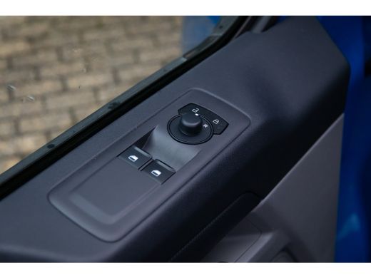 Ford E-Transit Custom V710 340 L2H1 Trend | Trekhaak+2300kg trekgewicht! | Cruise control | Navi | Camera | LED | Direc... ActivLease financial lease