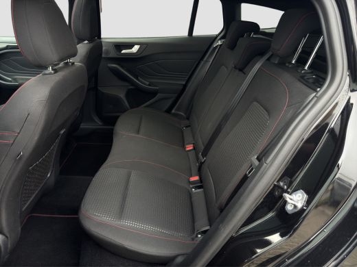 Ford Focus Wagon 1.0 Hybrid ST Line X | Pano | Adap. Cruise | Winter Pack | Apple Carplay ActivLease financial lease