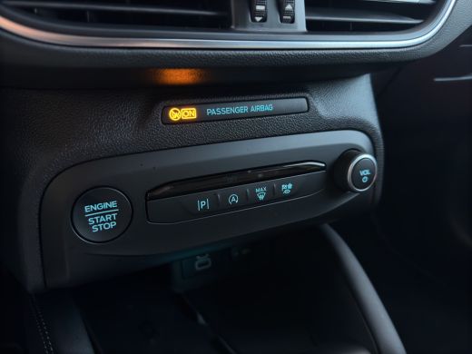 Ford Focus Wagon 1.0 Hybrid Titanium X | Winter Pack | Camera | Cruise Control | Keyless ActivLease financial lease