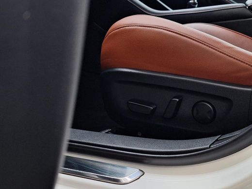 Mazda 3 2.0 e-SkyActiv-X M Hybrid 186 Nagisa | Aero pakket | Alcantara/Leder met stoelgeheugen | Achterui... ActivLease financial lease