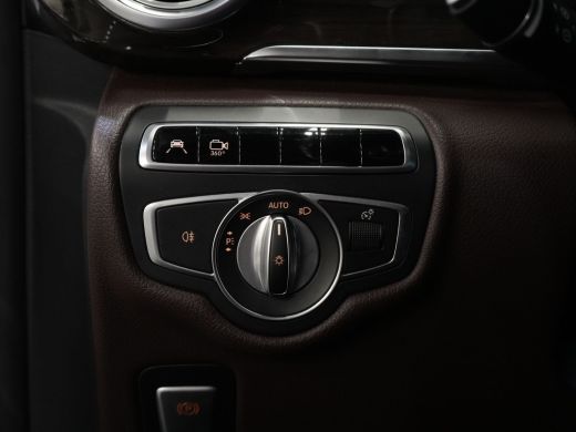 Mercedes-Benz V-Klasse 250d DC Dubbel Cabine Exclusive AMG/ Pano/ Stoelvent./ Mem.Stoelen/ Koelvak/ Adapt.Cruise/ 360 Ca... ActivLease financial lease