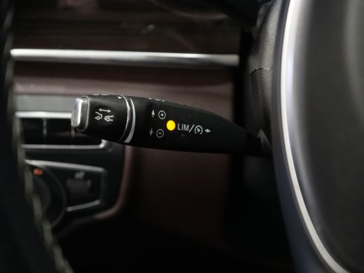 Mercedes-Benz V-Klasse 250d DC Dubbel Cabine Exclusive AMG/ Pano/ Stoelvent./ Mem.Stoelen/ Koelvak/ Adapt.Cruise/ 360 Ca... ActivLease financial lease