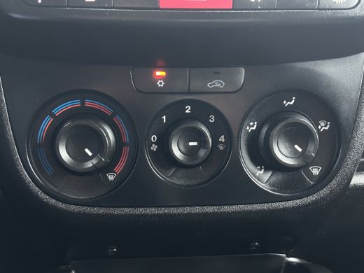 Opel Combo 1.3 CDTI 96 PK E6 / L2H1 / MAXI / AIRCO / CRUISE CONTROL / PARKEERSENSOREN / SCHUIFDEUR ActivLease financial lease