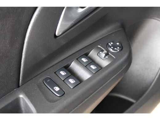 Opel Corsa-e Elegance 50 kWh 3 Fase | Warmtepomp | Navigatie | Apple Carplay | Climate control | Dodehoek dete... ActivLease financial lease