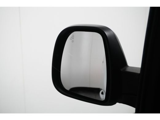 Opel Vivaro 2.0 L3H1 180pk Automaat | Betimmering | Stuurverwarming | Navigatie by App | Dodehoek-Detectie | ... ActivLease financial lease