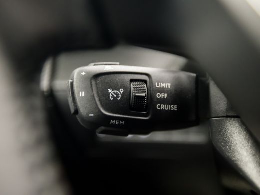 Peugeot 2008 1.2 PureTech Allure Sport Automaat 131Pk (VIRTUAL COCKPIT, APPLE CARPLAY, LEDER, 360 CAMERA, STOE... ActivLease financial lease