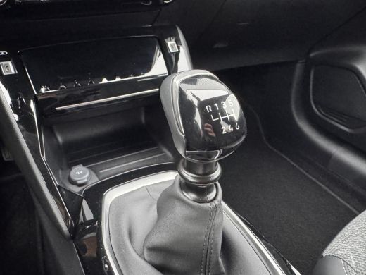 Peugeot 208 1.2 PureTech 100PK Allure | Demo Deal | Camera | parkeersensoren | Apple Carplay / Android Auto |... ActivLease financial lease